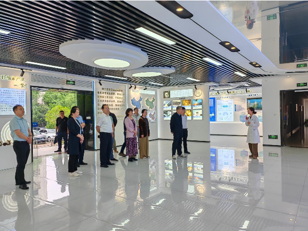永州市政协高守凯一行在赣州市综检院调研检验检测工作